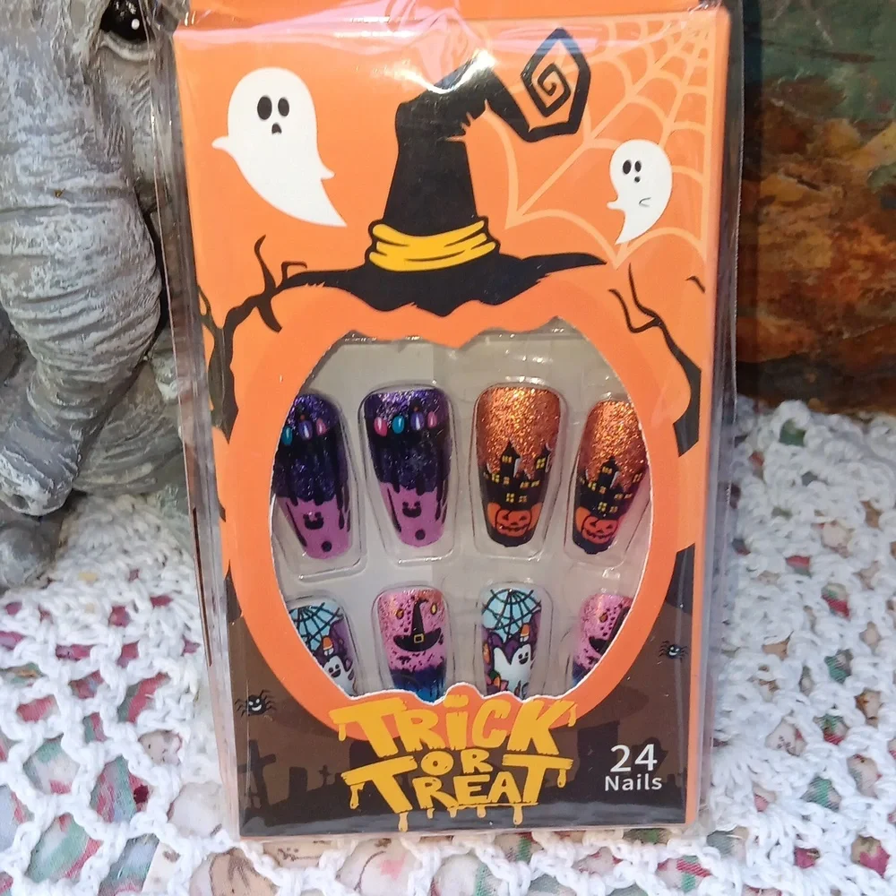 🆕️$6 OR 2 FOR $10~ HALLOWEEN THEMED 24 DESIGNER PRESS ON NAILS